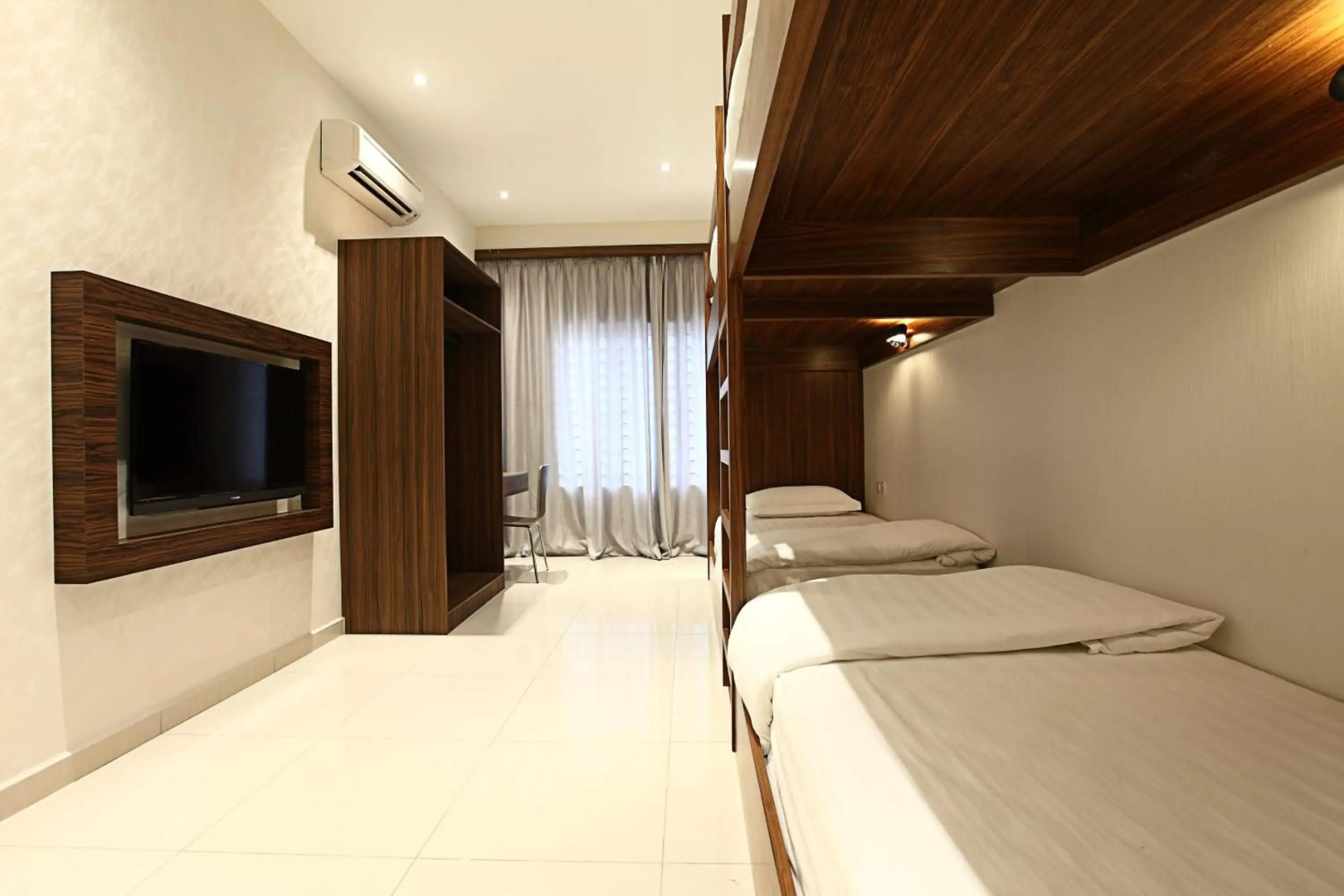 Sri Enstek Hotel - KLIA