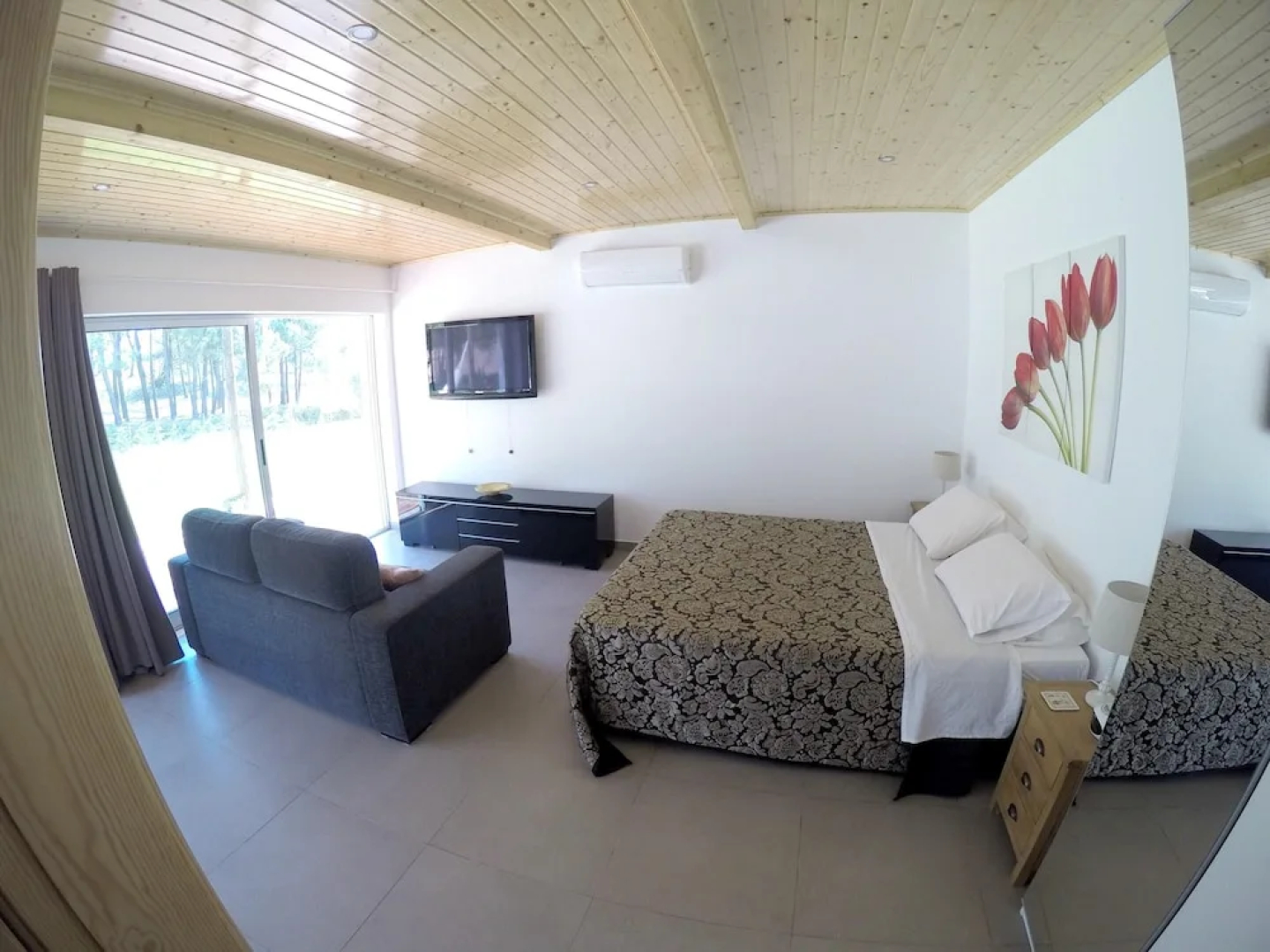 Studio in Serra do Bouro, With Pool Access, Enclosed Garden and Wifi -