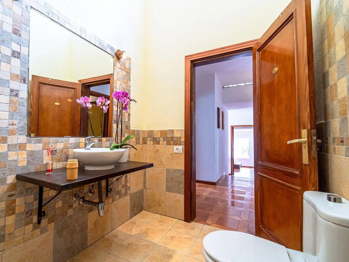 Enticing holiday home in Arico El Nuevo with outdoor pool