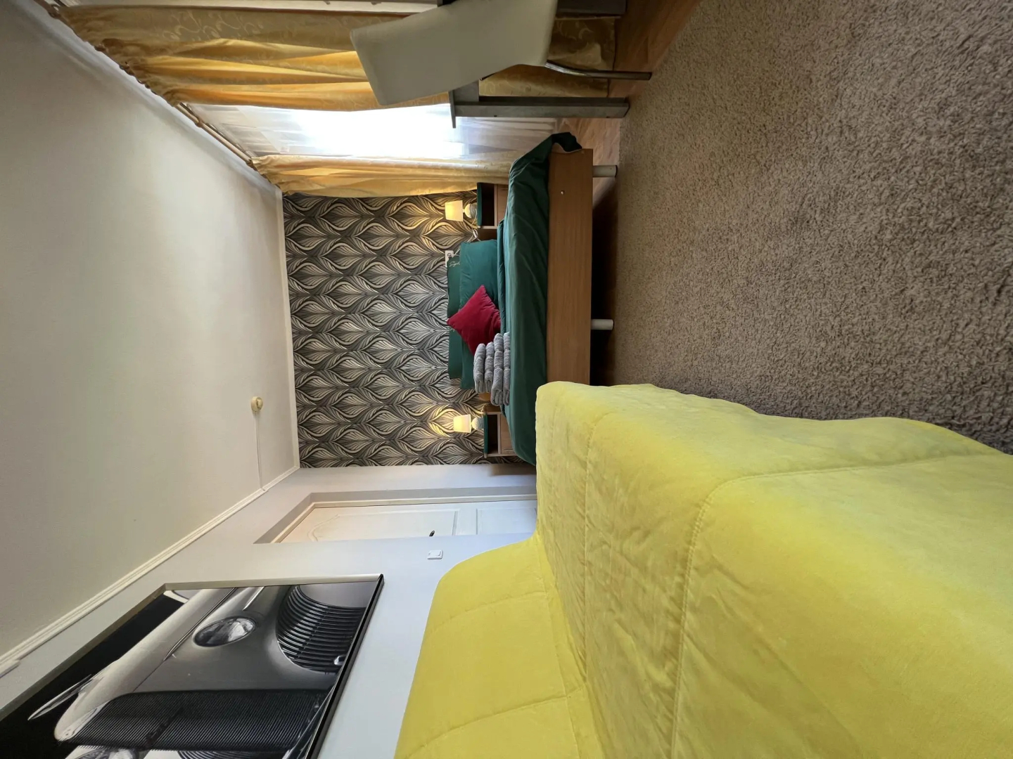 Уютная атмосфера на улице Содружества