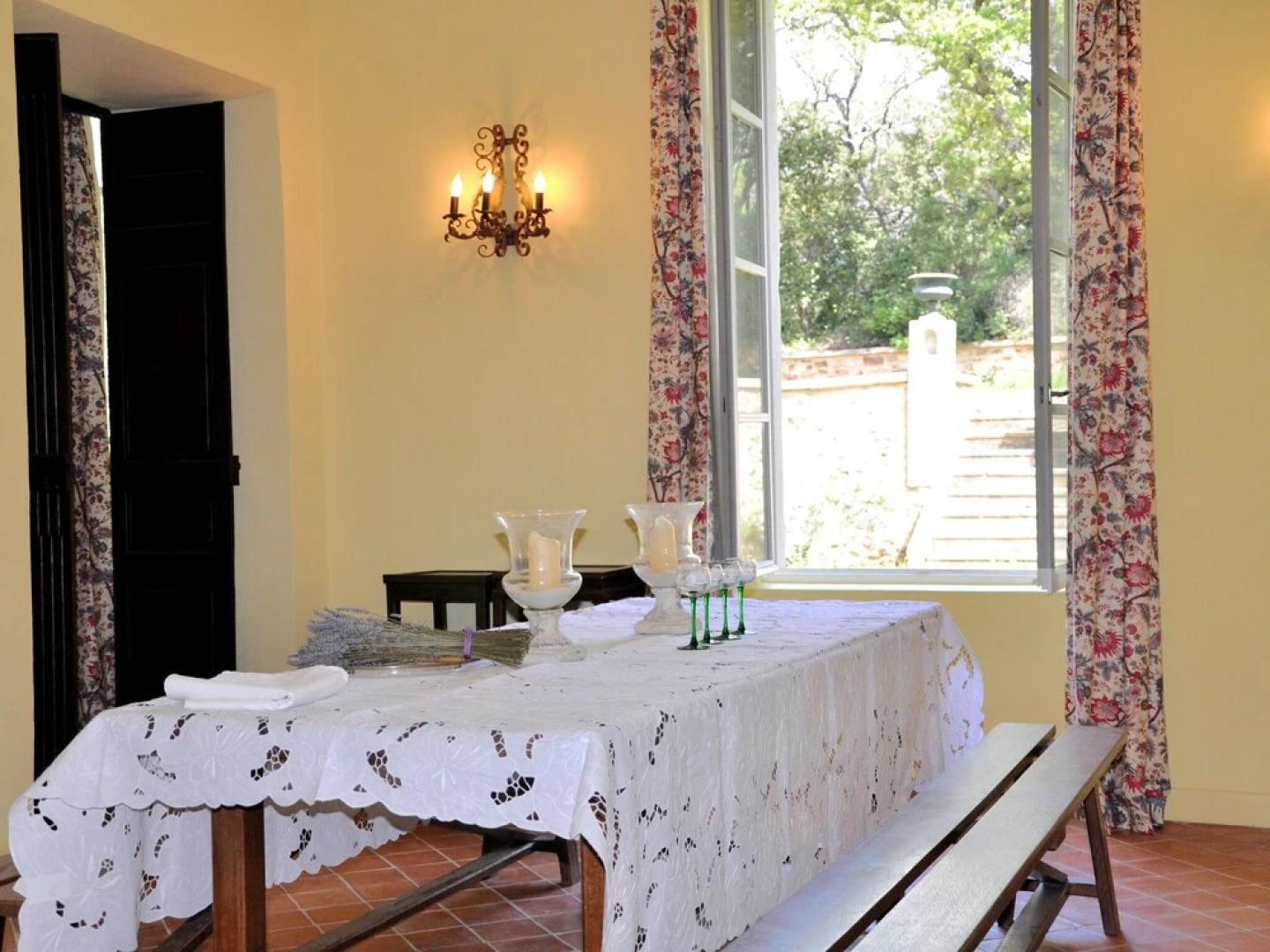 Secluded Holiday Home in Rustrel With Swimming Pool