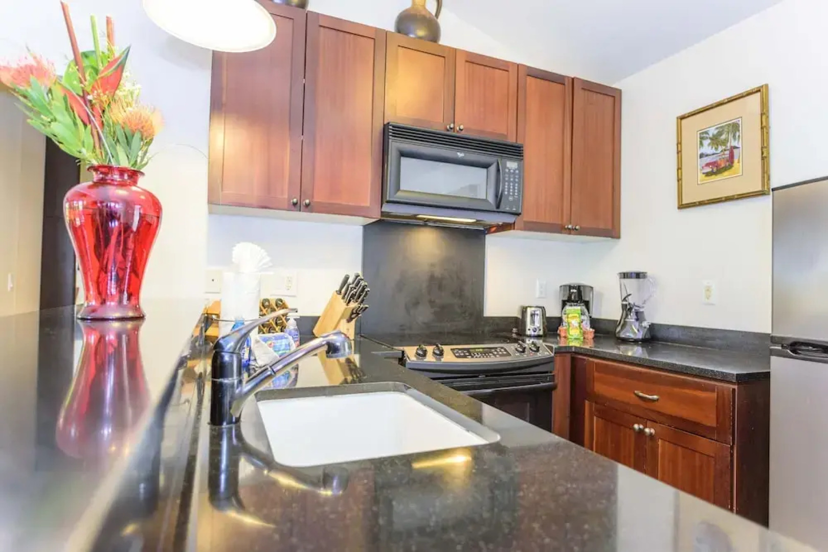 Aina Nalu D202 2 Bedroom Condo by Redawning