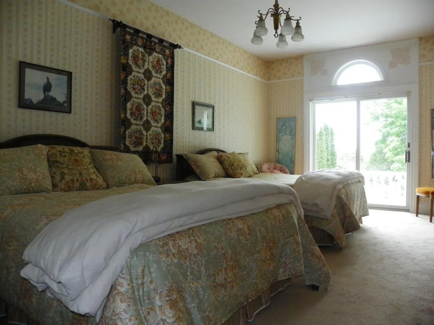 Homeport Inn and Tavern