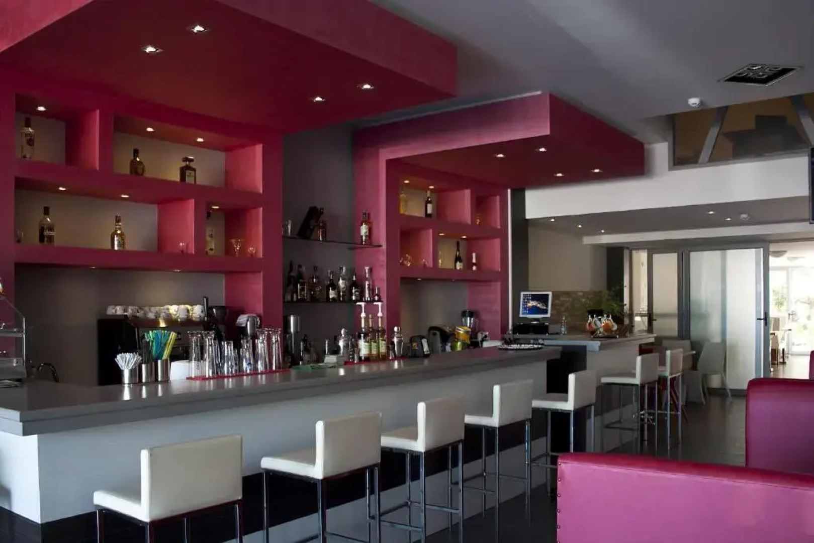 City Life Port Hotel