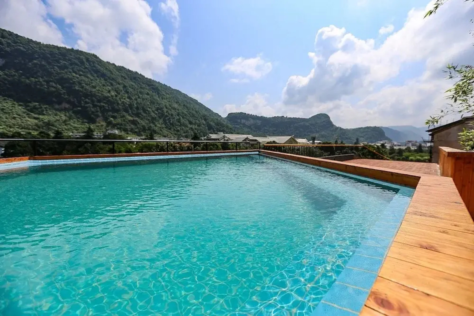 Zhangjiajie SIXX Hotel