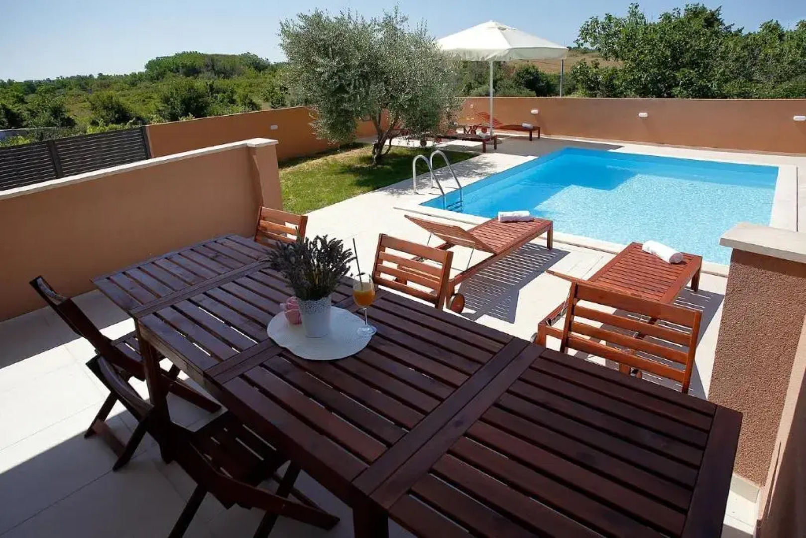 Beautiful Villa L&T 1 Nin