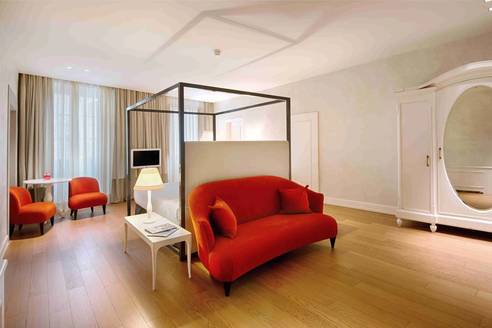 Отель NH Collection Firenze Porta Rossa