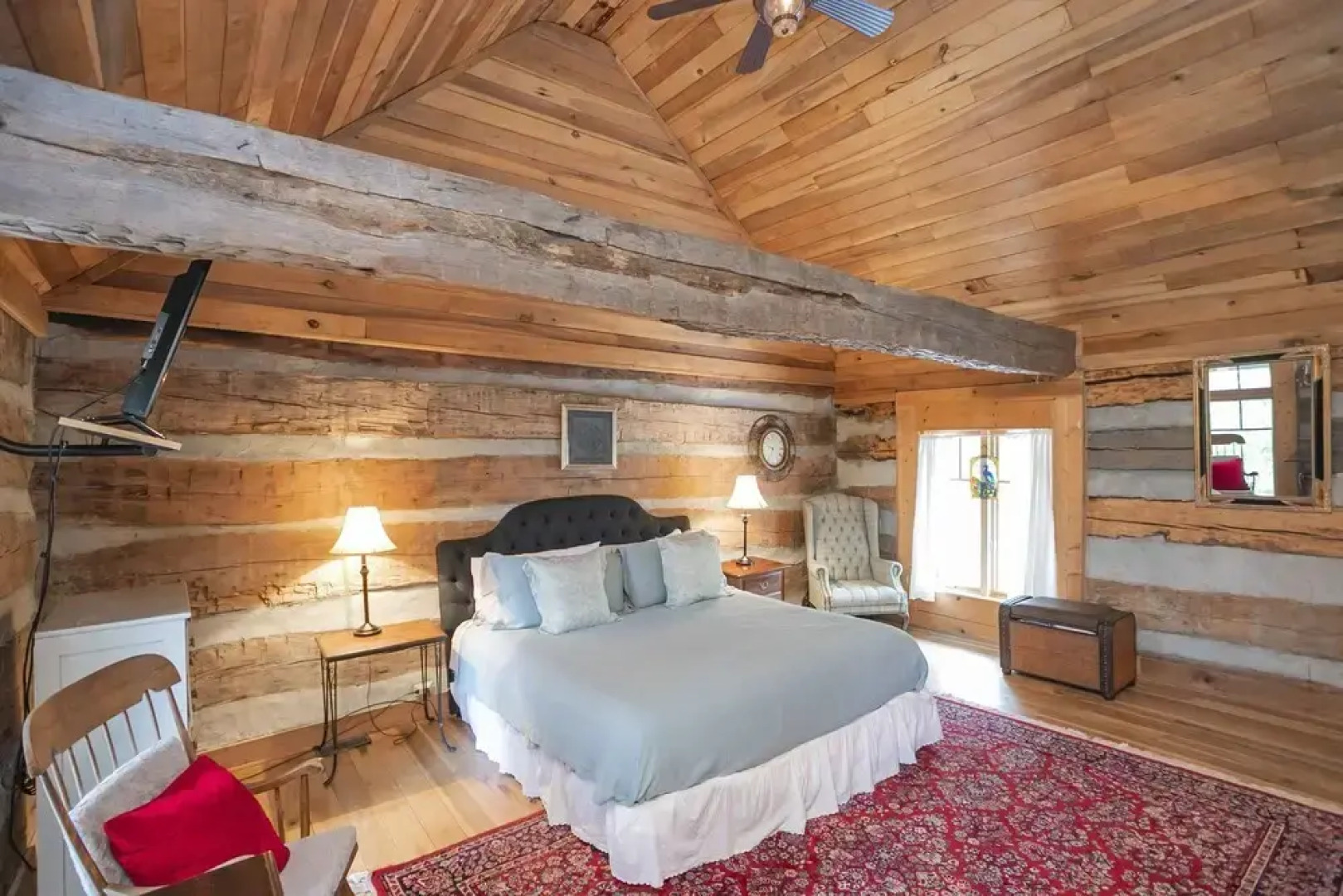 Historic Family Cabin to Watch the Sunset with 270 degree views of Kentucky Lake