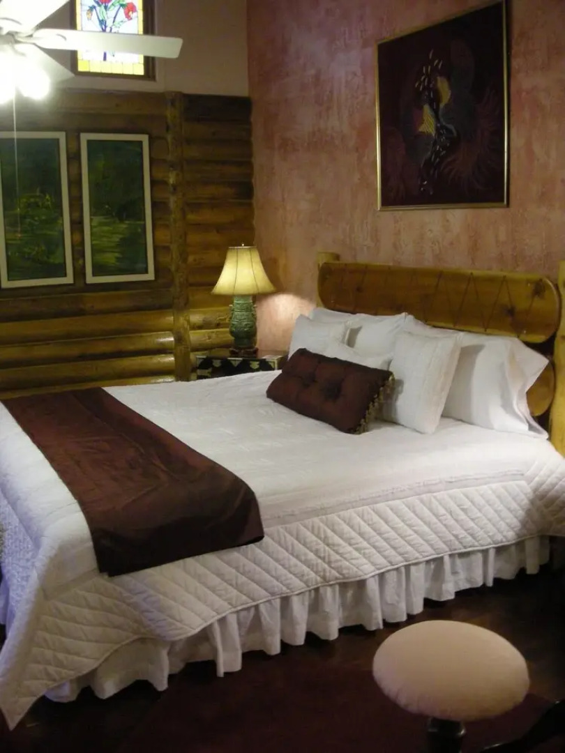 The Grand Living Bed & Breakfast