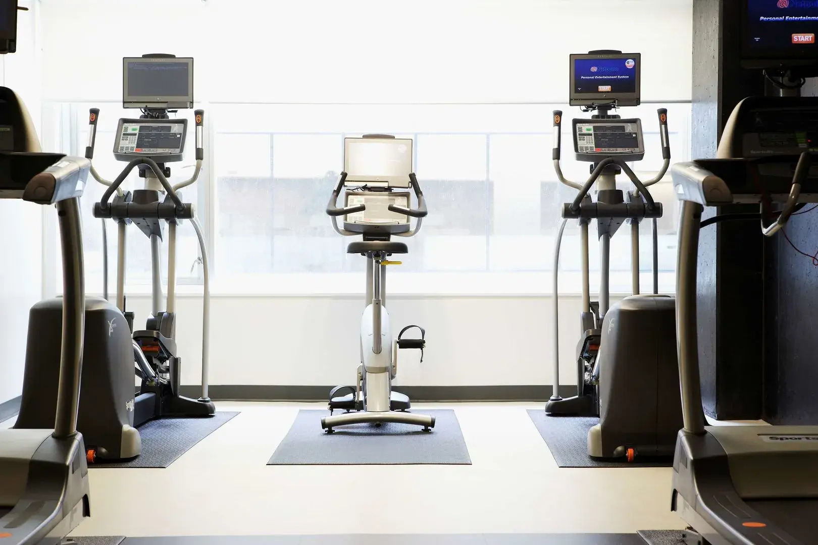 Le Germain Hotel Maple Leaf Square