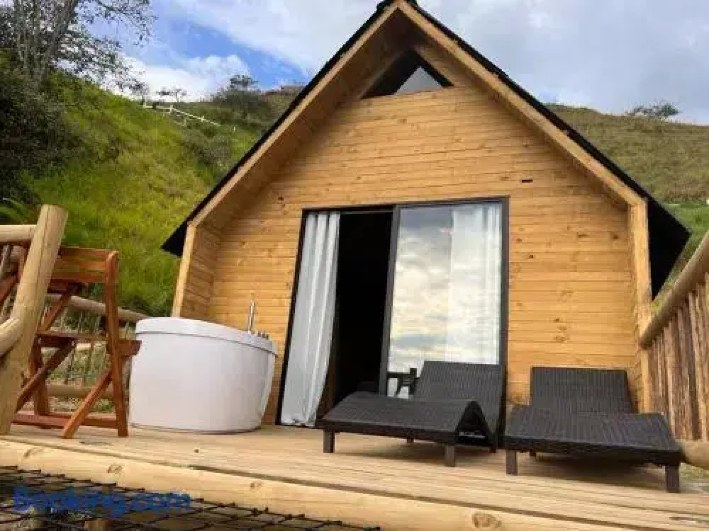 Nalua Glamping and Hotel