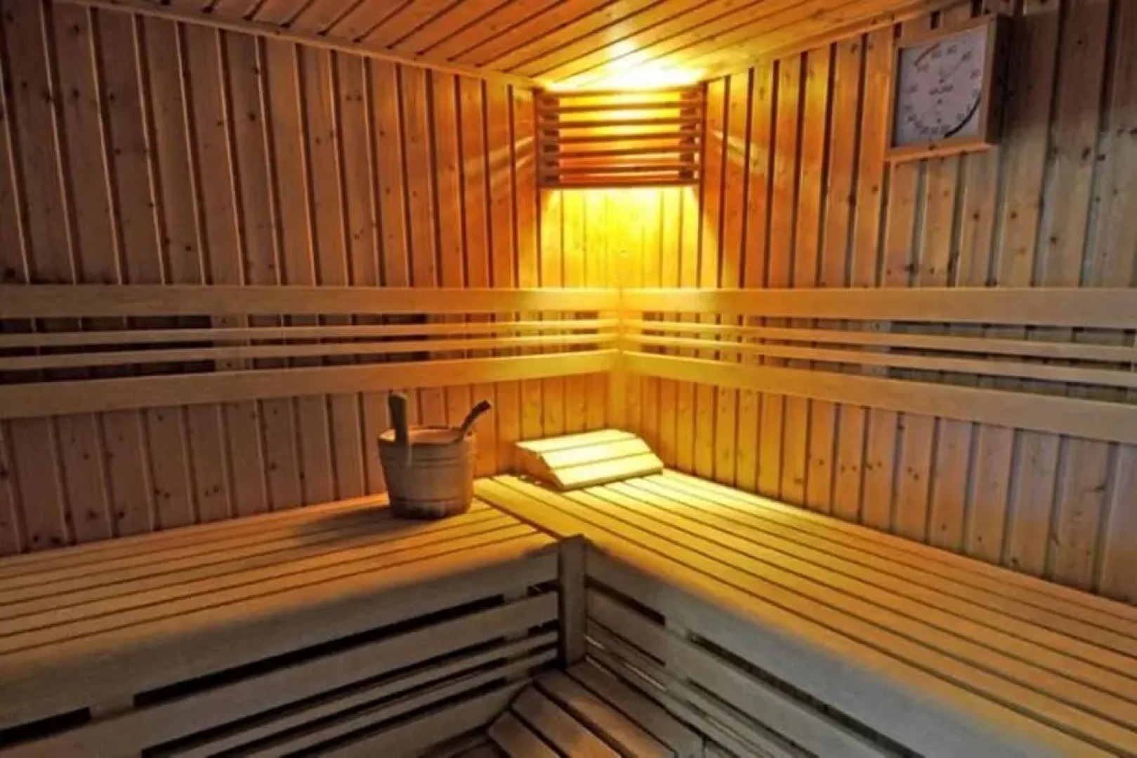 Bungalow With 2 Bedrooms in Saint-jean-de-monts, With Pool Access, Fur