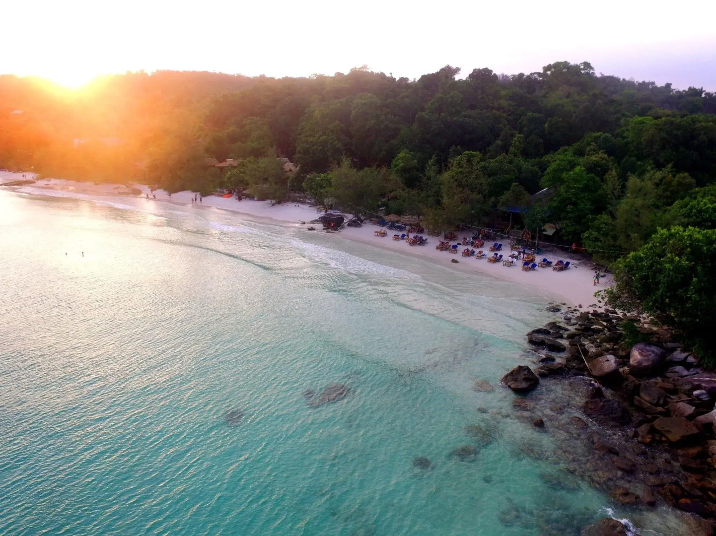 White Beach Bungalows