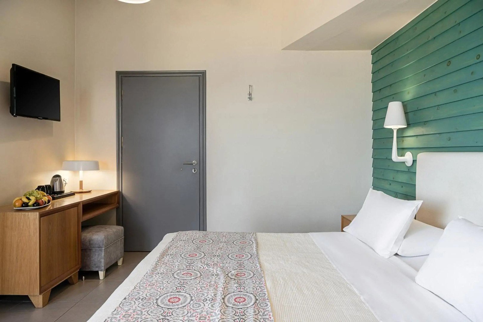 Elia Agia Marina Hotel