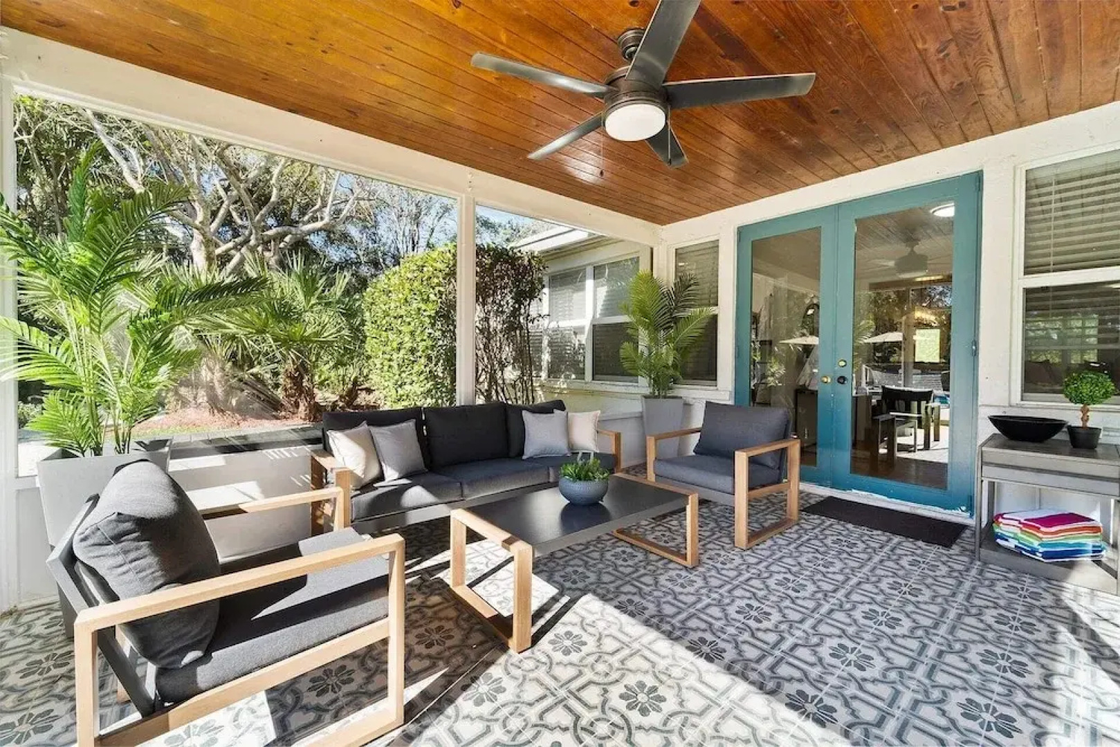 Spacious 8BR w/ Guesthouse + Pool & Tons of Games