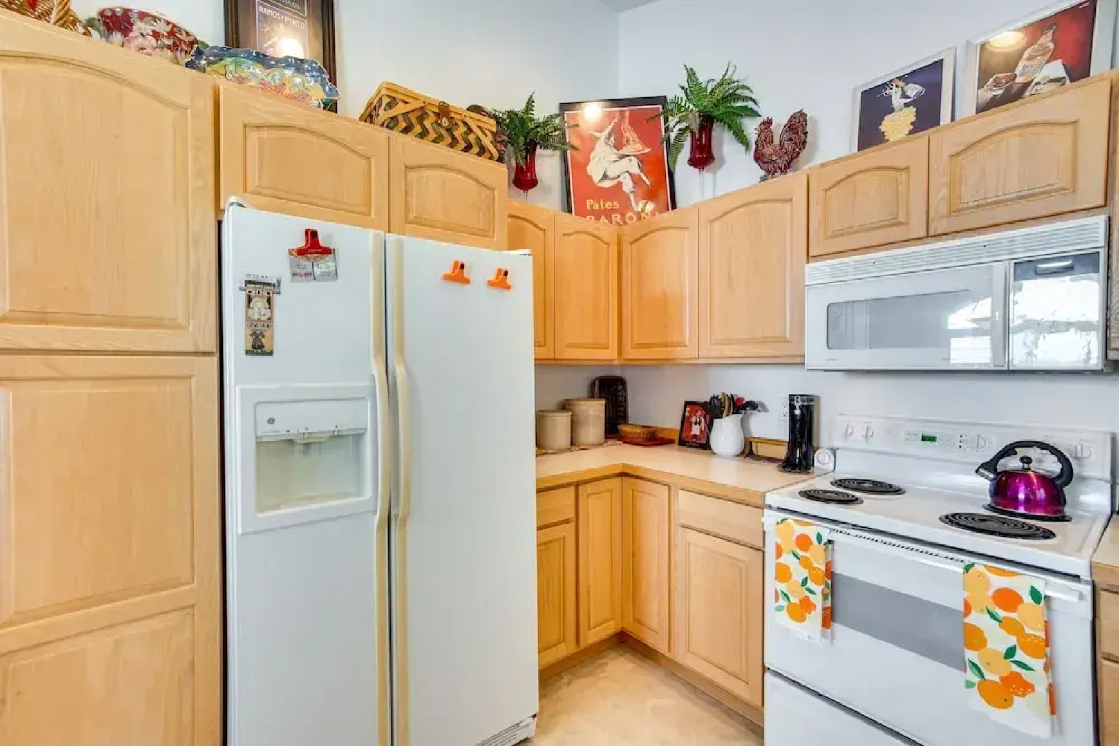 6 Mi to Dtwn Yakima: Central Washington Home