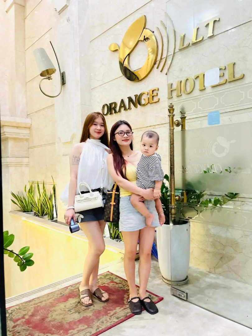 Orange Hotel