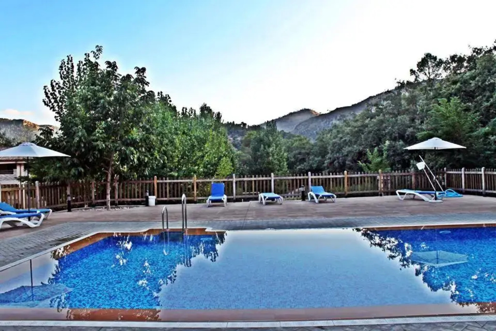 El Carrascal, 2 Llaves, Rural