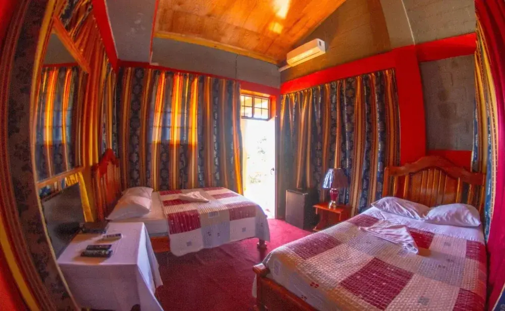 Rollanda Hotel Restaurant