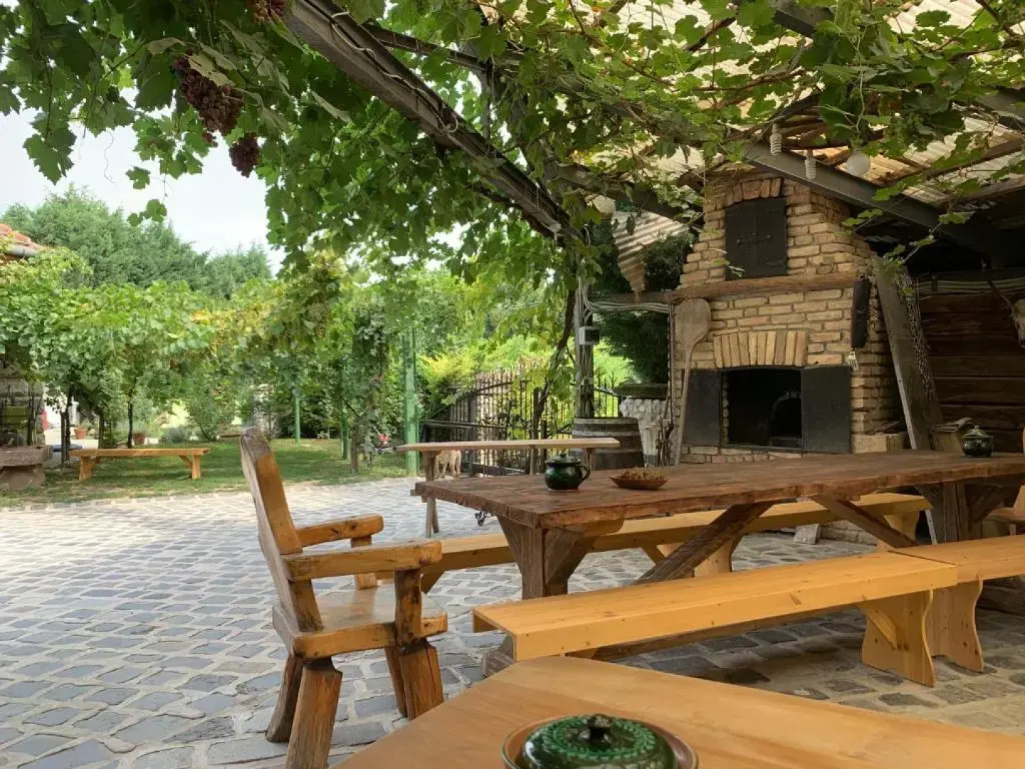 Buzál-Mórocza Pincészet és Szálláshely