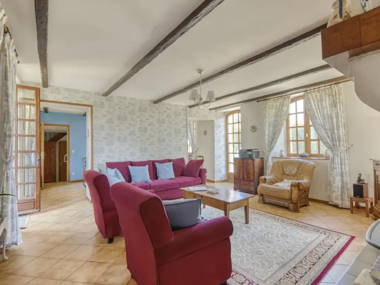 Characteristic holiday villa in Berigny with enclosed garden