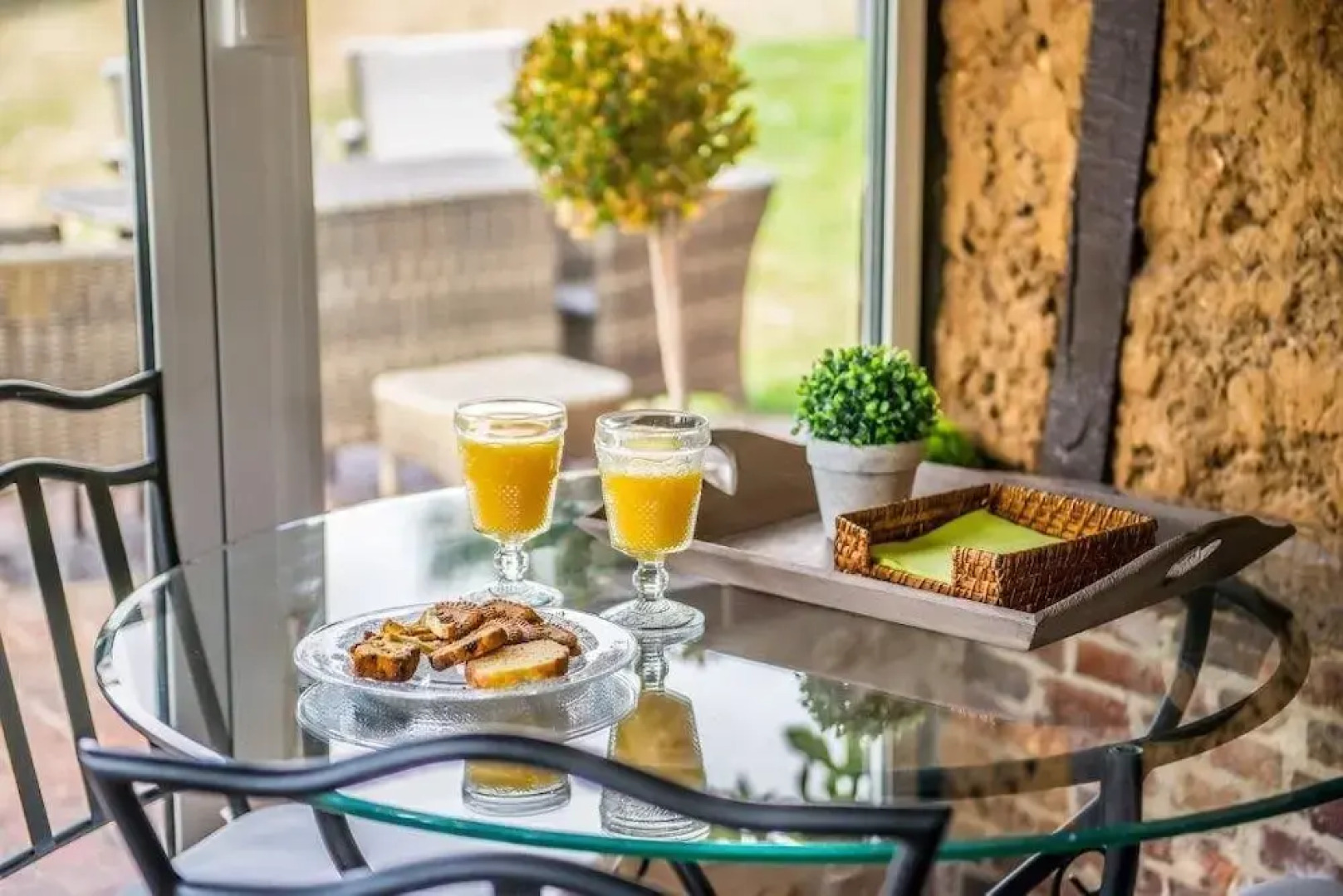 Les Chaumieres de Chatel la Lune