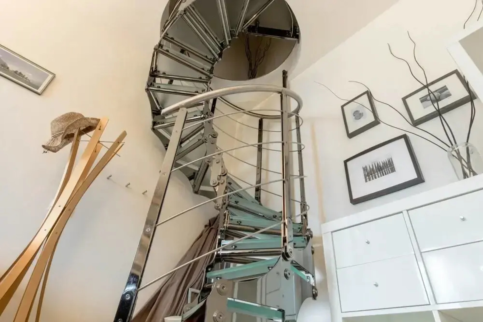 JOIVY Lake Como Waterfall House