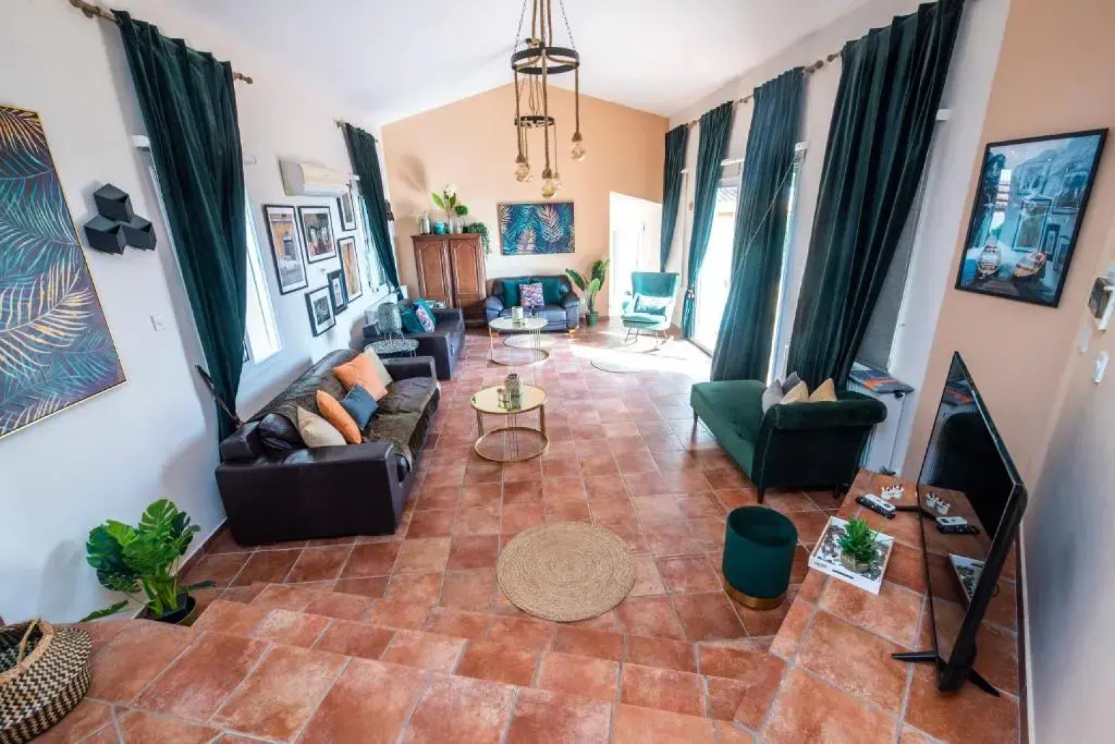 5 bed Villa in Tala, Pool & Panoramic Sea view