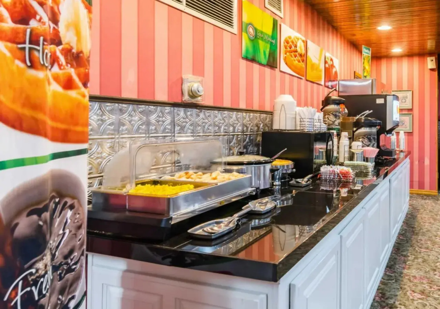 Econo Lodge Inn & Suites Oconto