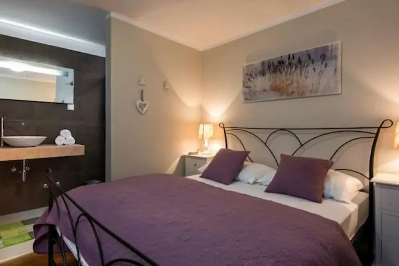 Holiday Home Secret Garden