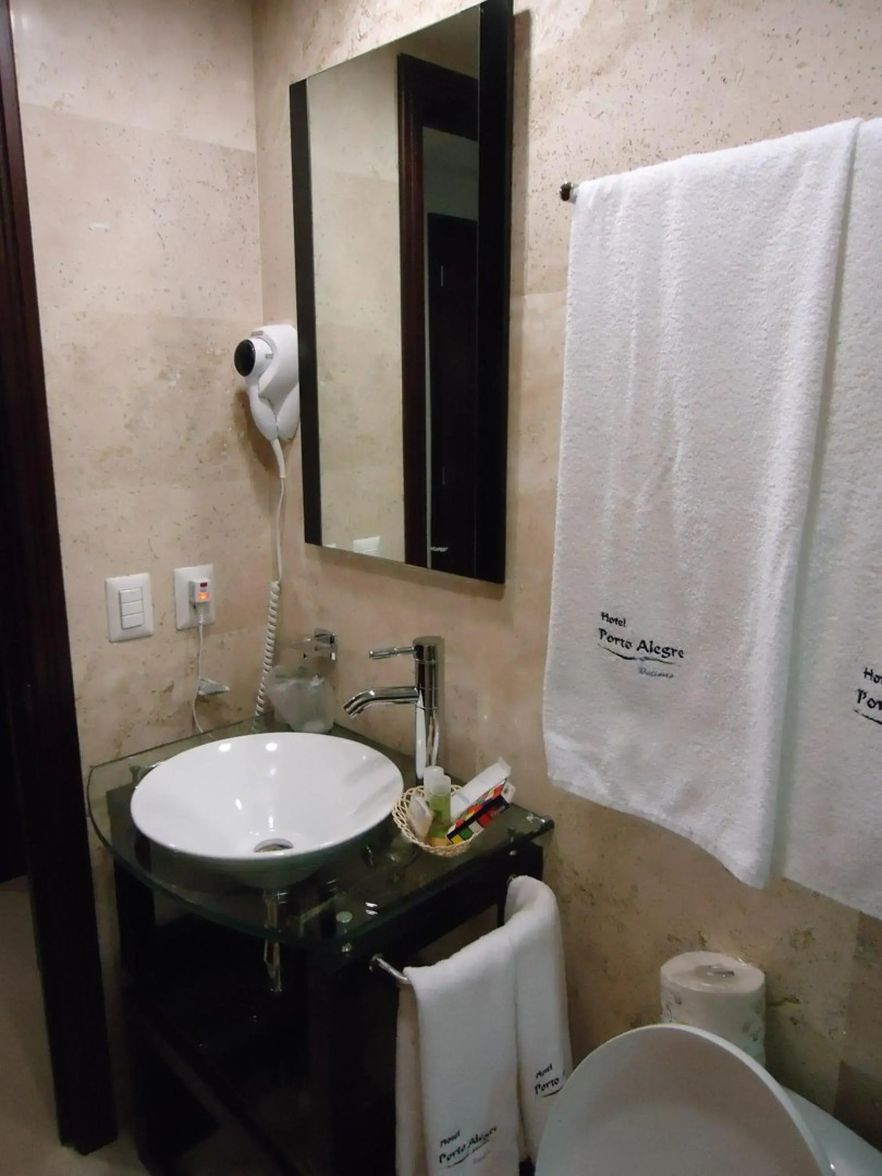 Hotel Porto Allegro - Near Malecon