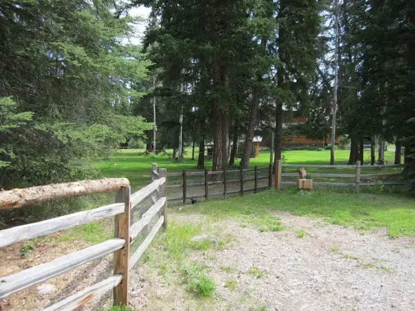 Seawood Bed & Breakfast & Cabins