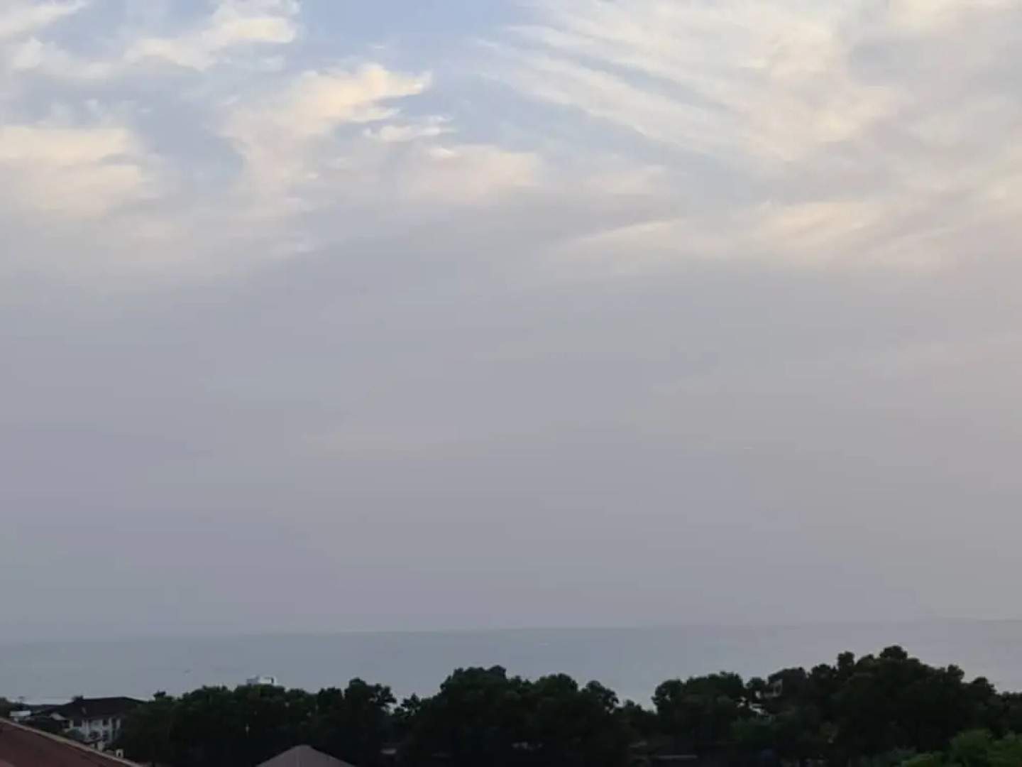 6-bed House in Freetown 5 min Drive From the Beach