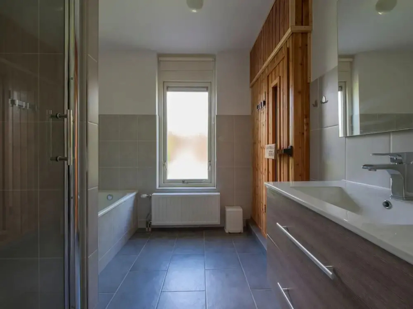 Detached Villa With Fireplace, Beach Within Walking Distance