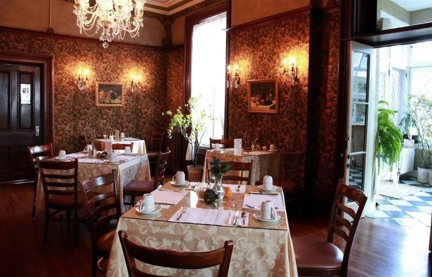 Perth Manor Boutique Hotel