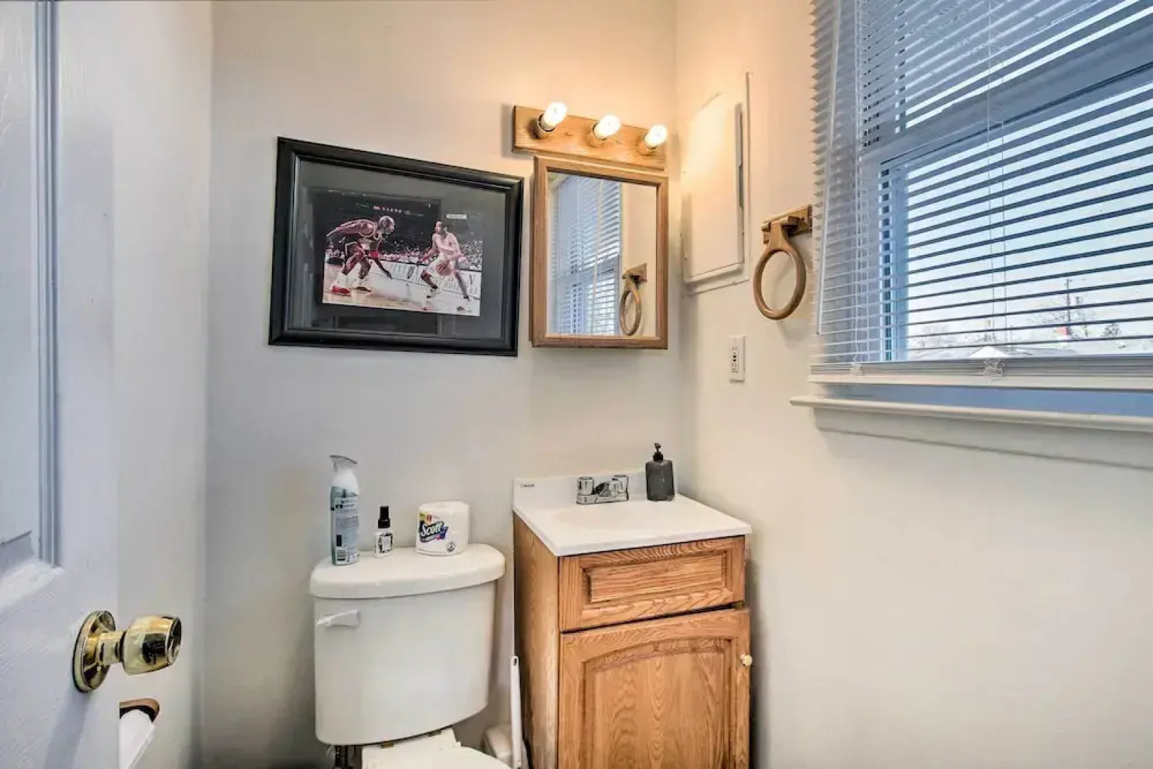 House w/ Pellet Smoker & Grill, 1 Mi to Lake!