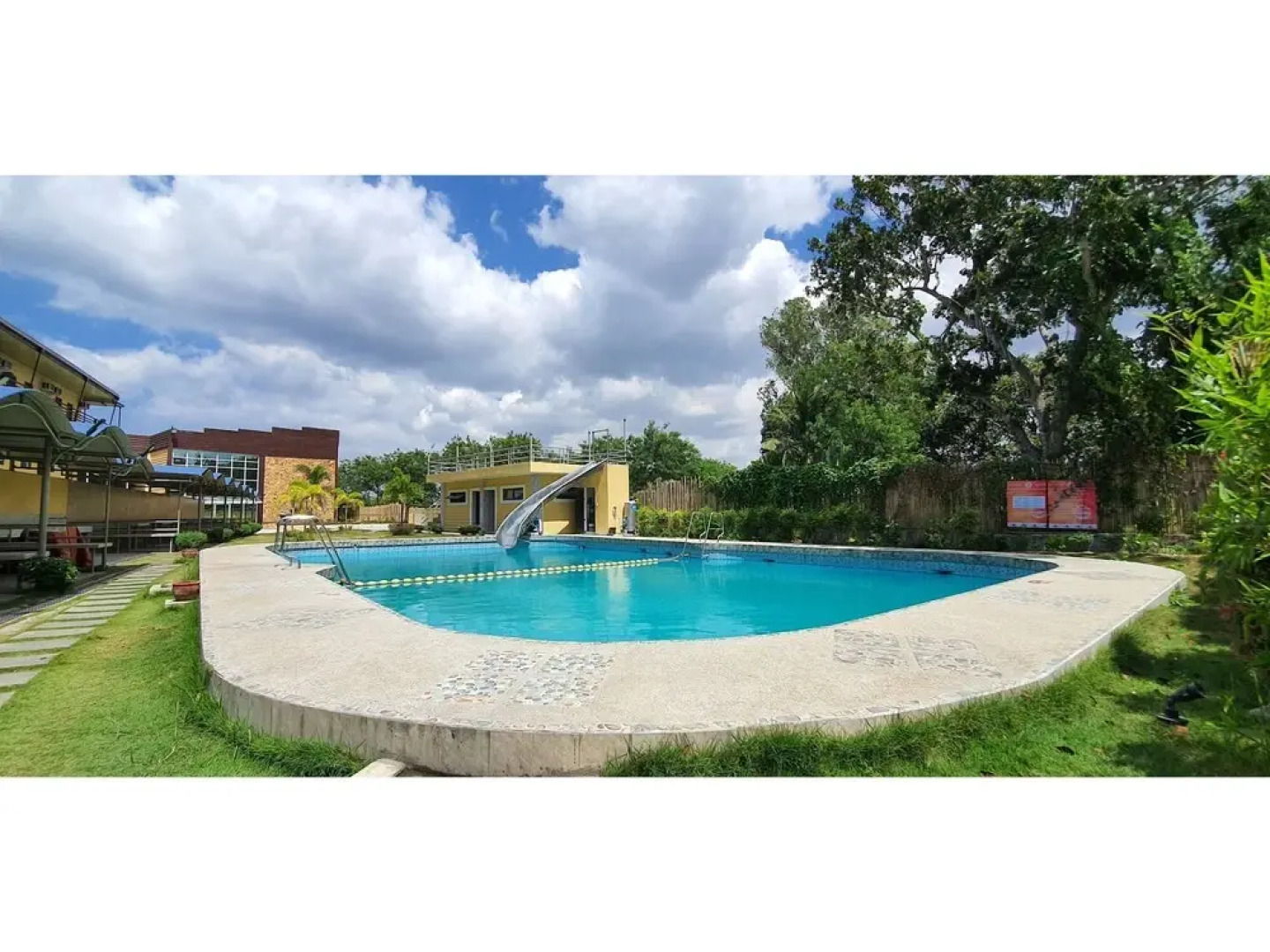 OYO 585 Dragon Pod Hotel And Resort