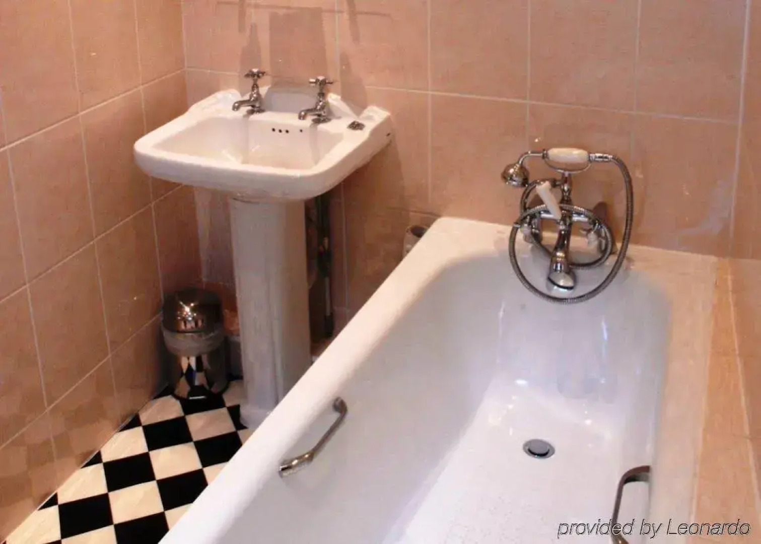 Marlborough Arms Hotel