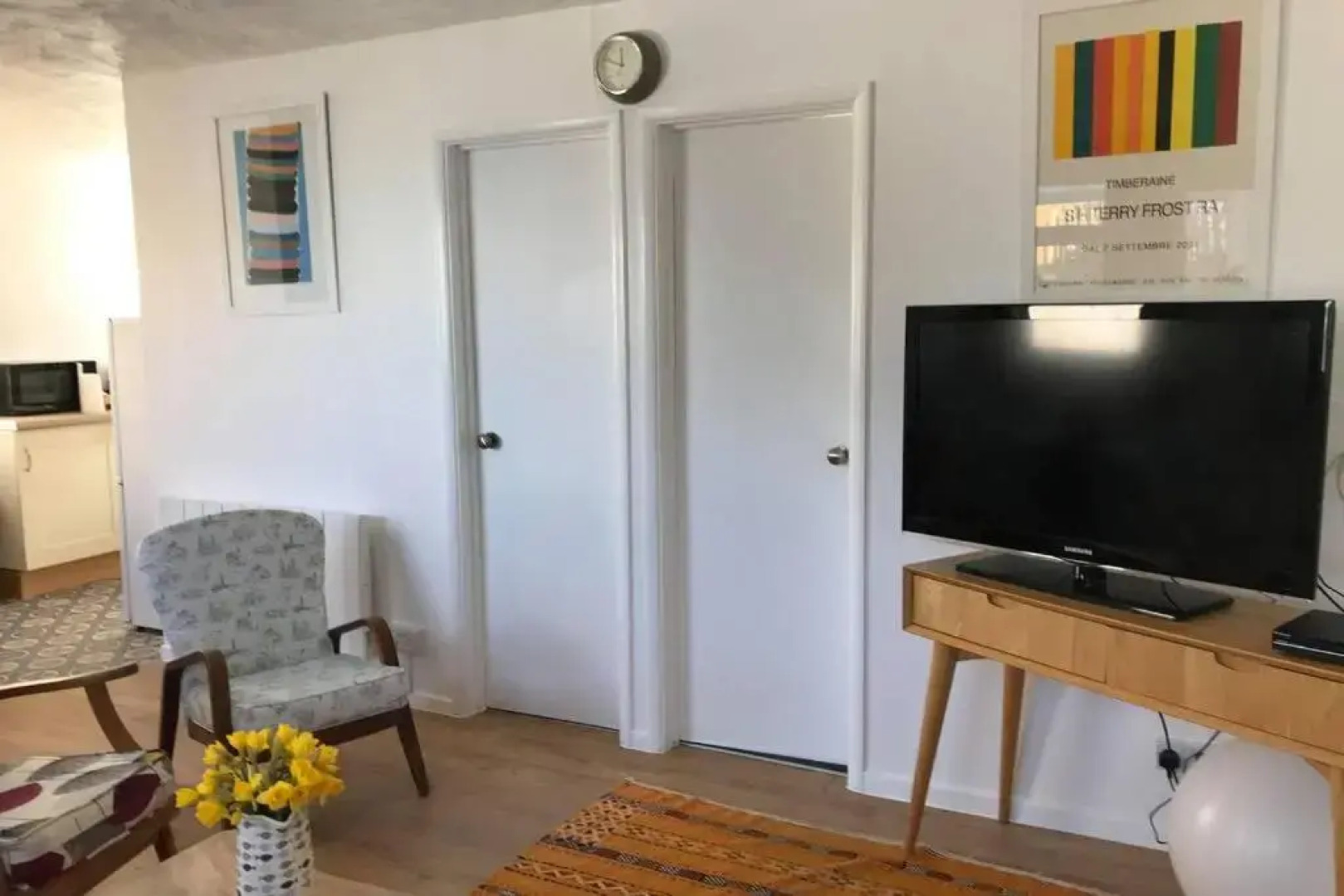 Cosy, Quiet bungalow, one minute from the beach.