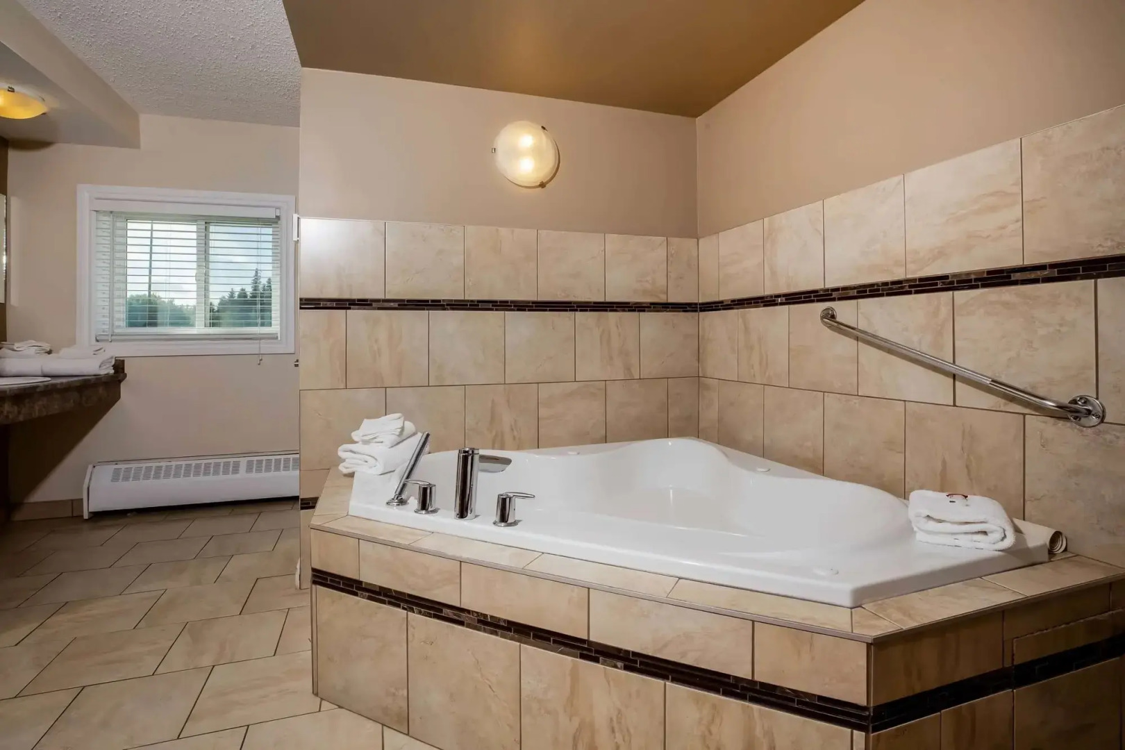 Super 8 by Wyndham Smoky Lake