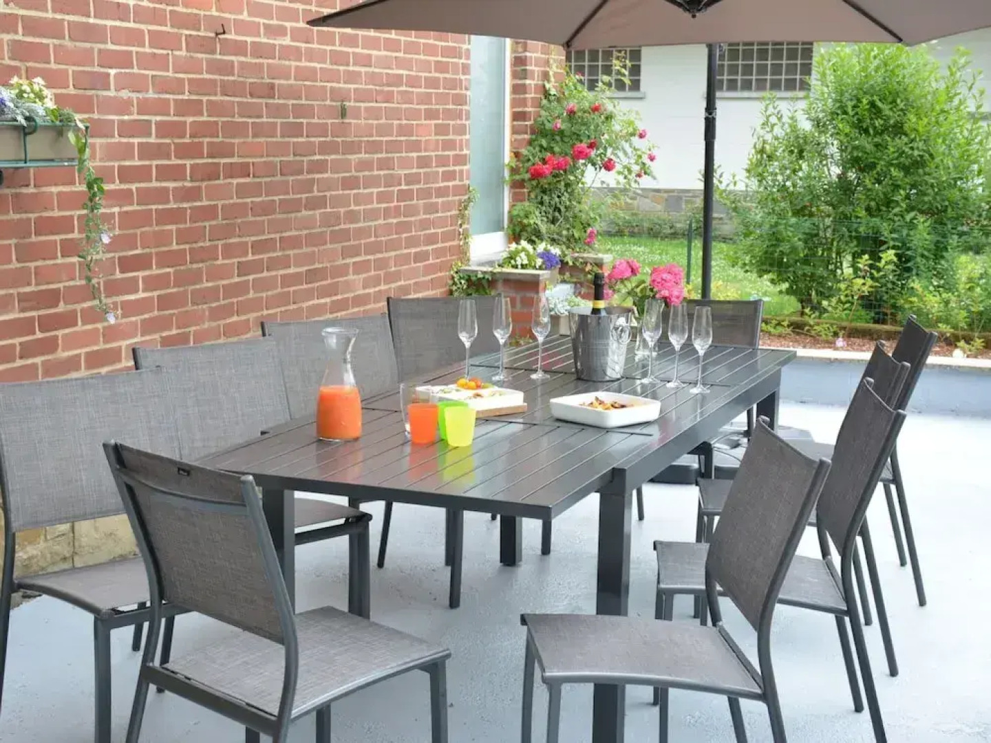 Luxurious Holiday Home in Hamoir With Terrace