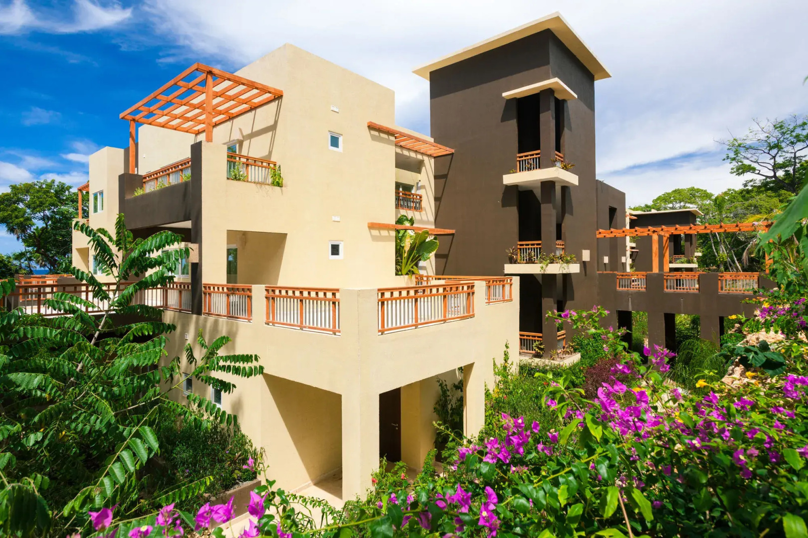 Grand Roatan Caribbean Resort