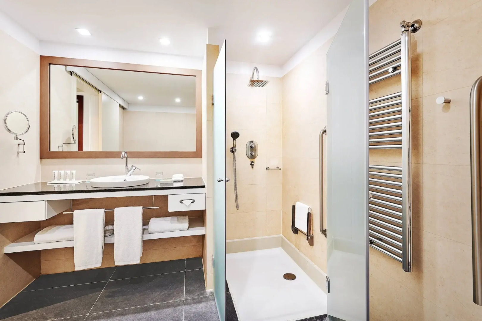 Le Meridien Ra Beach Hotel & Spa