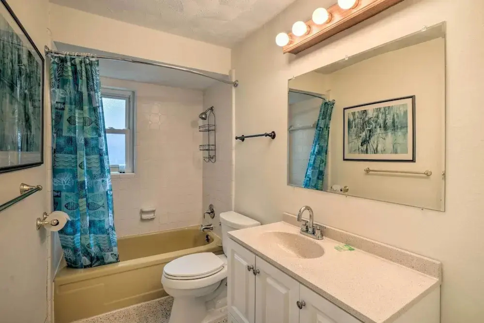 Vibrant Largo Home: Heated Pool, Lake Views!