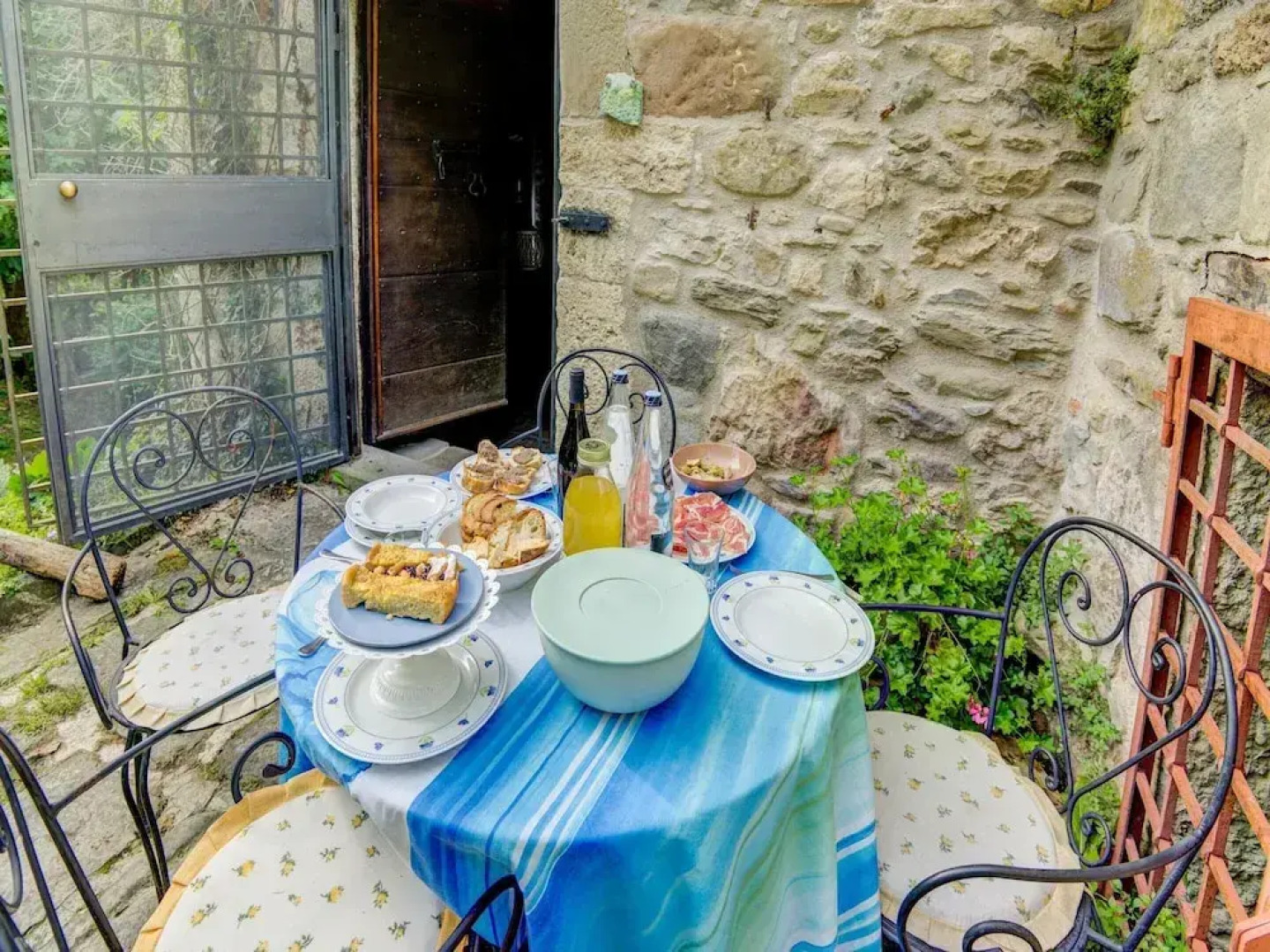 Family Mill Stay With BBQ