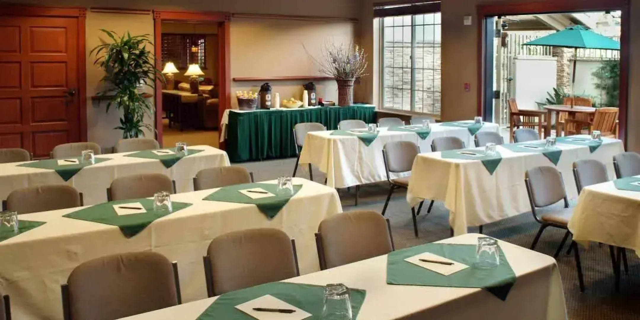 Larkspur Landing Extended Stay Suites Hillsboro