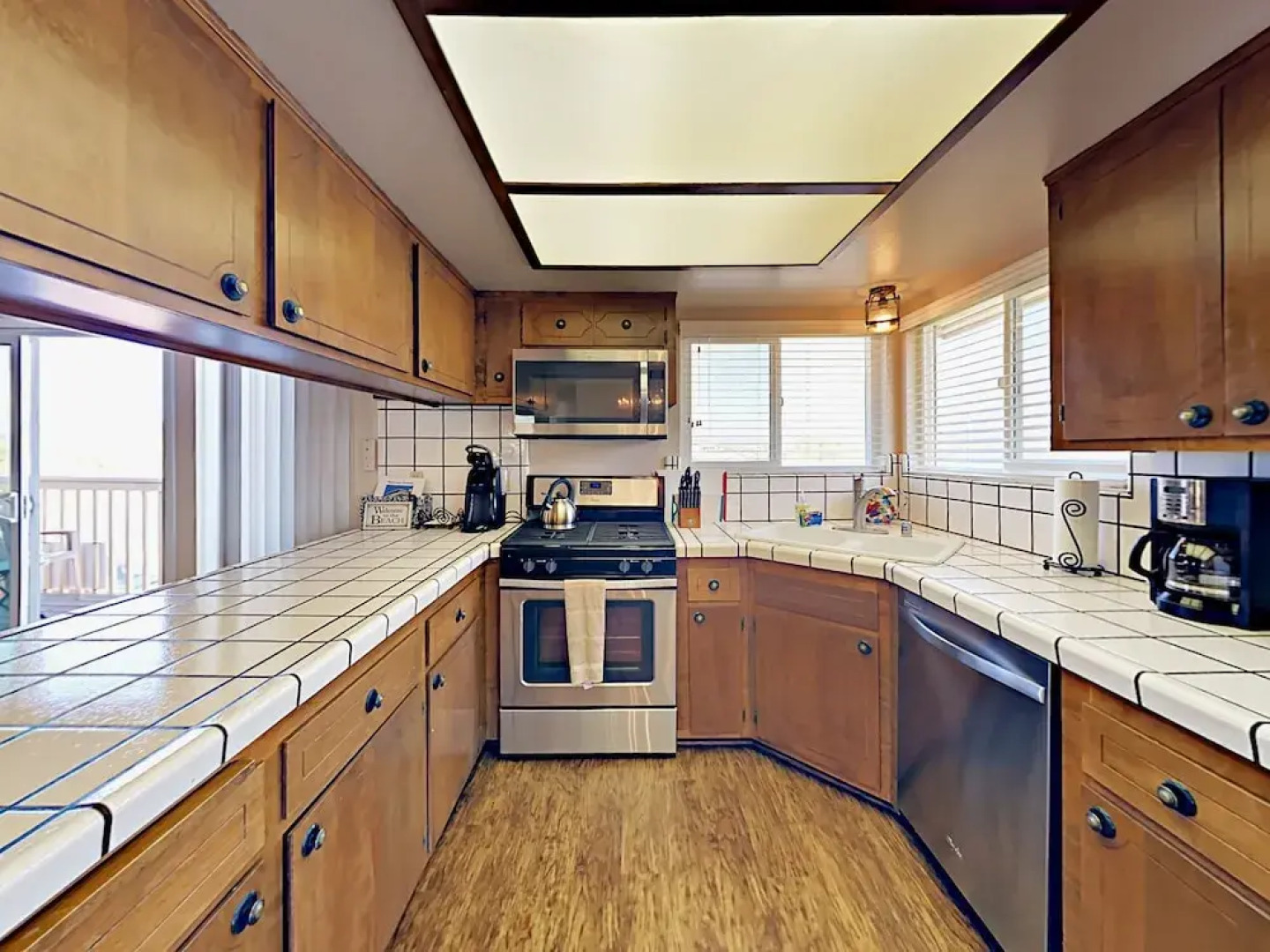 1740 Laguna Drive Home 3 Bedrooms 2 Bathrooms Home