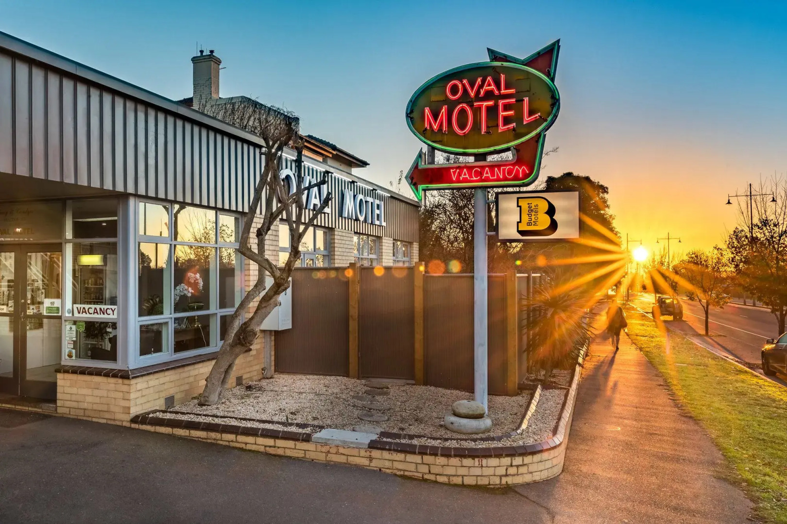 Oval Motel