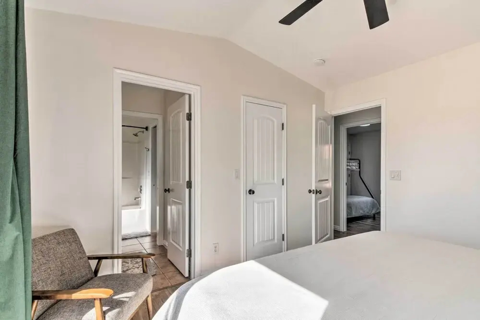 Updated Townhome w/ Patio & Red Rock Views!