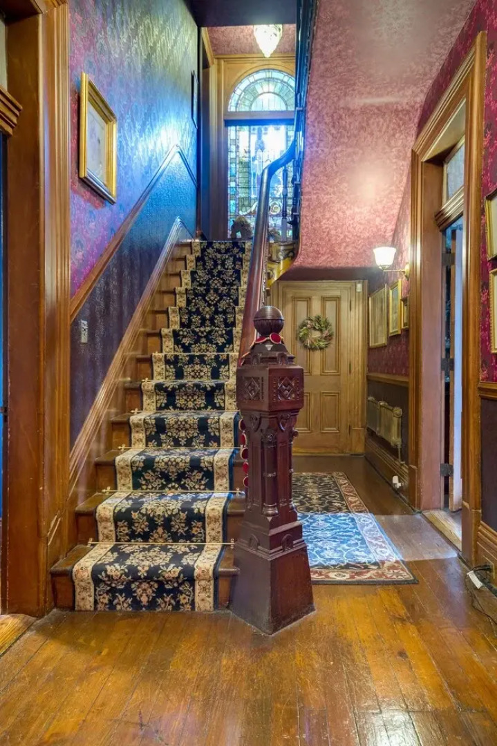 Montgomery Mansion Bed and Breakfast